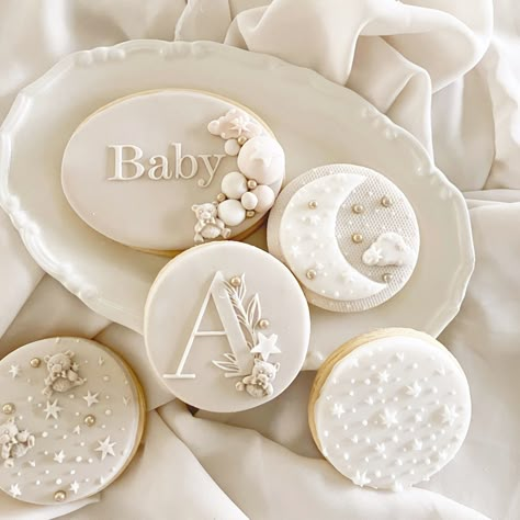 Clouds Theme, Moon Baby Shower Theme, Cloud Baby Shower Theme, Babby Shower, Star Baby Shower Theme, Baby Gender Reveal Party Decorations, Baby Shower Theme Decorations, White Baby Showers