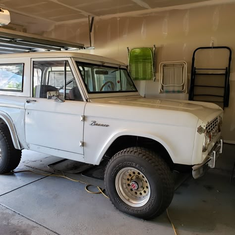 1974 Ford Bronco for sale in Aurora, Colorado 80017 on Classics on Autotrader. 1974 Bronco, Vintage Ford Trucks, Vintage Bronco Ford, Vintage Ford Bronco, Vintage Bronco, Ford Bronco Aesthetic, Bronco Ford, Old Ford Bronco, Old Bronco