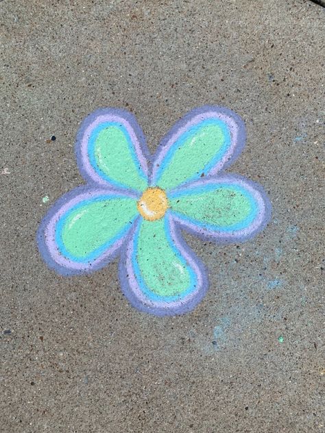 Easy Drawings With Chalk, Summer Things To Draw With Chalk, Chalk Art Easy Summer, Cool Chalk Drawings Ideas, Chalk Inspo Summer, Chalk Art Easy Ideas, Drawings With Chalk, Chalk Art Ideas Easy Summer, Cute Summer Chalk Ideas