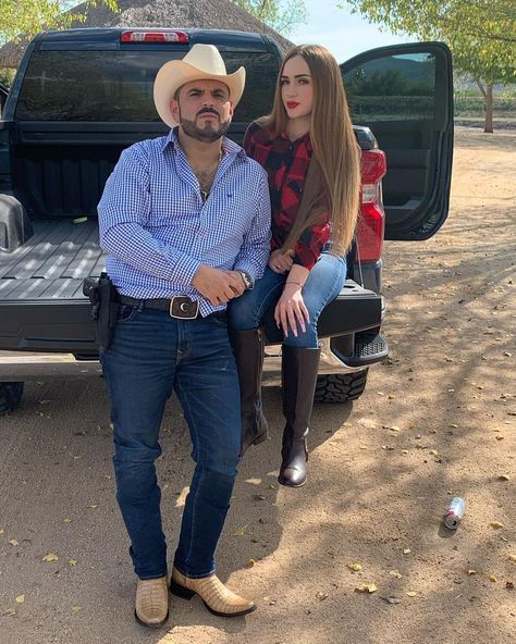 Narco Outfit Men, Country Outfits Men, Cowboy Outfit For Men, Man Dress Design, Cowgirl Style Outfits, Romantic Photoshoot, Looks Country, Cute Country Outfits, Cowboy Outfits