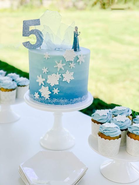 Frozen 3rd Birthday, Frozen Birthday Party Ideas, Elsa Birthday Party, Frozen Themed Birthday Party, Frozen Birthday Cake, Elsa Birthday, 3rd Birthday Cakes, Magical Adventure, Frozen Theme