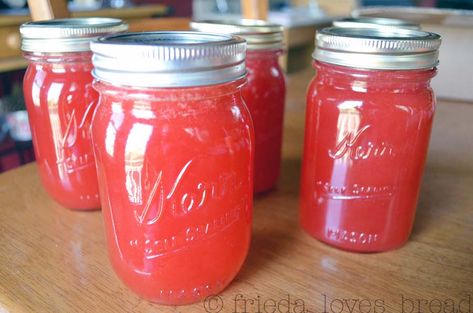 Strawberry Lemonade Concentrate, Fresh Strawberry Lemonade, Freezing Strawberries, Easy Strawberry Lemonade, Homemade Strawberry Lemonade, Strawberry Lemonade Recipe, Canned Strawberries, Summer In A Bottle, Lemonade Drink