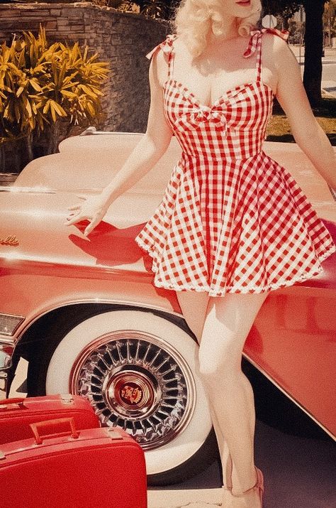 Vintage Americana Aesthetic, Picnic Skirt, 50s Aesthetic, Pinup Photoshoot, Americana Aesthetic, Pin Up Vintage, Rockabilly Girl, Creation Photo, Porsche 914