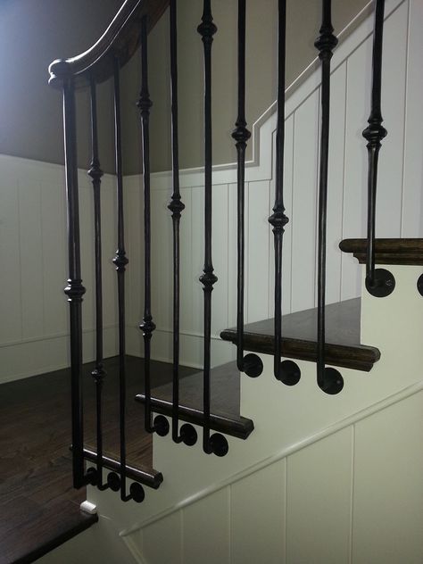 metal baluster system custom staircase Metal Spindles Staircase, Southern Staircase, Stairs Commercial, Metal Balustrade, Stairs Exterior, سلالم حلزونية, Iron Staircase Railing, Stair Railing Makeover, Custom Staircase