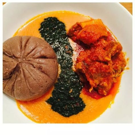 Amala (yam flour pate), gbegiri (beans sauce) & ewedu (African spinach) Nigeria Soup, Nigerian Soup, West African Recipes, African Meals, Nigeria Food, Food Pastries, Wedding Reception Menu, Native Foods, West African Food