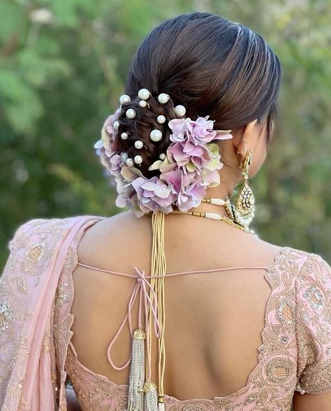 Hair Twist Bun, Buns Hairstyles, Hydrangeas Flowers, Event Hairstyles, Pretty Ponytails, Bridal Hairstyle Indian Wedding, Long Bridal Hair, Hair Style On Saree, Hair Style Vedio