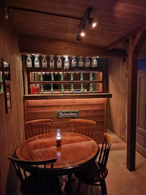 Tiny Home Bar, Pub Room In House, Tiny Bar Ideas, Tiny Man Cave, Home Pub Ideas, Shed Pub, Backyard Pub, Garden Bar Shed, Garage Pub