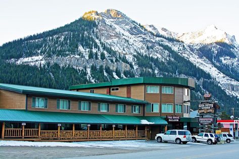 Soda Butte Lodge, Cooke City, MT - Booking.com Cooke City Mt, Yellowstone National, Mountain Range, Gas Station, Mount Rainier, United States Of America, Family Travel, Montana, Entrance