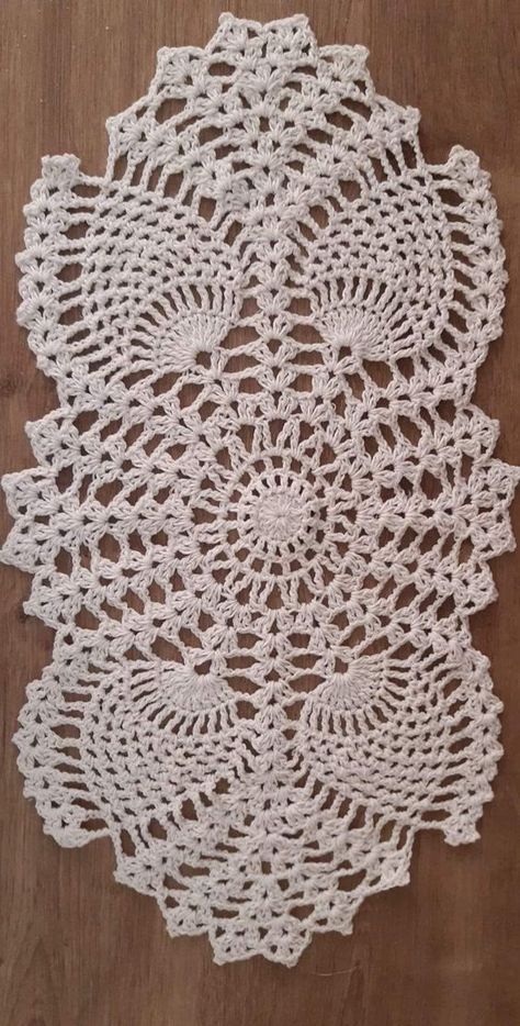 Taplak Meja Crochet, Crochet Tablecloth Pattern, Free Crochet Doily Patterns, Crochet Table Runner Pattern, Crochet Carpet, Crochet Coaster Pattern, Pineapple Crochet, Crochet Table, Crochet Lace Edging