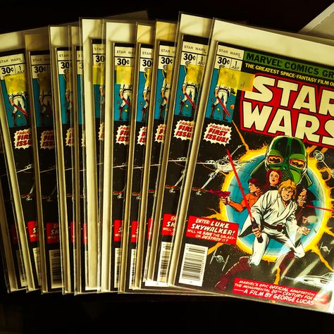 Sometimes we like to pretend like we are a shop in the 70s by getting a stack of Marvel Star Wars #1. Eric Forman, The Get Down, Jonathan Byers, Simon Lewis, Freaks And Geeks, Addicted Series, Space Fantasy, Star Wars Comics, Stranger Things Aesthetic