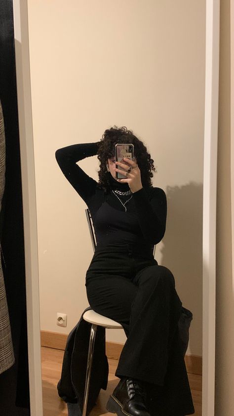 Full Body Mirror Poses, Sitting Mirror Selfie, Full Body Mirror Selfie, Full Body Mirror Bedroom, Mirror Pose, Mirror Poses, Full Body Mirror, Mirror Selfie Poses, Mirror Pic