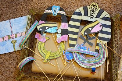 Egyptian photo booth. Again, I had never seen an Egyptian photo booth, so I had to come Egyptian Birthday Party, Egyptian Prom, Egyptian Themed Party, Egypt Vbs, Ancient Egypt Activities, Egyptian Crafts, Egyptian Party, Egyptian Theme, Egyptian Decor