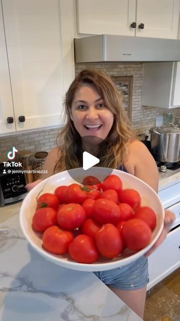 Chucky Homemade Salsa, Best Chunky Salsa Recipe, Chunky Mexican Salsa, Salsa Recipe Mexican, Homemade Salsa With Fresh Tomatoes Spicy, Salsa Recipe With Fresh Tomatoes, Cooked Salsa, Salty Cocina Salsa, Homemade Chunky Salsa