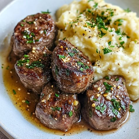 #GarlicButterSteak #MashedPotatoes #ComfortFood #SteakBites #EasyDinner Garlic Butter Steak Bites, Butter Steak Bites, Steak Bites Recipe, Butter Steak, Garlic Butter Steak, Steak Butter, Steak Bites, Steak Dinner, Steak Recipes