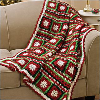 Snowflakes and Ribbons Throw free crochet pattern - Free Crochet Christmas Blanket patterns - The Lavender Chair Motifs Afghans, Christmas Afghan, Crochet Quilts, Crochet For Christmas, Motifs Granny Square, Christmas Crochet Blanket, Crocheted Christmas, Crocheted Afghans, Crochet Holiday