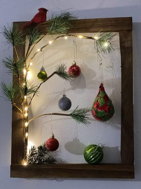 Christmas Decorations Centerpiece, Easy Christmas Decorations, Christmas Themes Decorations, Diy Christmas Decorations Easy, Indoor Christmas Decorations, Holiday Crafts Christmas, Christmas Frames, Christmas Ornaments Homemade, Christmas Ornament Crafts