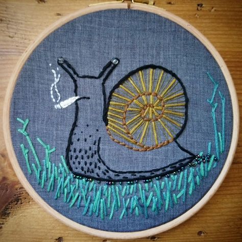 Weird Embroidery Ideas, Trippy Embroidery Designs, Funny Embroidery Ideas, Worm Embroidery, Slug Embroidery, Weird Embroidery, Embroidered Bugs Simple, Snail Mushroom Embroidery, Snail Embroidery