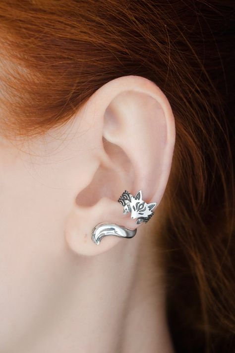 Fox Ear Cuff No Piercing Kitsune Earcuff Japan Fox Earring | Etsy Cartilage Ear Cuff, Fox Earrings, Fox Jewelry, Dragon Earrings, Dekor Diy, Fox Ears, Wrap Earrings, Silver Ear Cuff, Move It