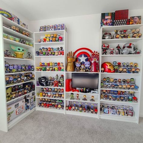 Marvel Room Ideas, Funko Display Ideas, Funko Pop Display Ideas, Pop Shelves, Toy Collection Room, Funko Pop Shelves, Toy Collection Display, Marvel Bedroom, Avengers Room