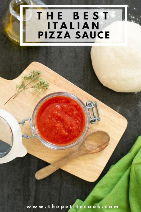 Follow the traditional Italian recipe, and learn how to make the best homemade pizza sauce recipe in just 5 minutes! #pizza #tomatosauce #pizzasauce #veganrecipes #vegan #italianrecipes Traditional Italian Pizza Sauce, Traditional Pizza Sauce, Neapolitan Pizza Sauce Recipe, Best Homemade Pizza Sauce, Italian Pizza Sauce, Traditional Italian Pizza, The Best Homemade Pizza, Paleo Pork, Neapolitan Pizza