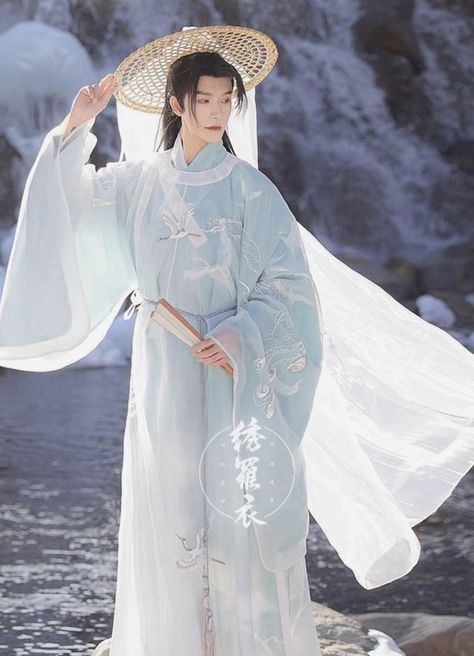 Chinese Hat, Hanfu Men, Hanfu Traditional, Chinese Style Dress, Flowers Photography Wallpaper, Hanfu Dress, Chinese Man, Anime Guys Shirtless, Chinese Clothing