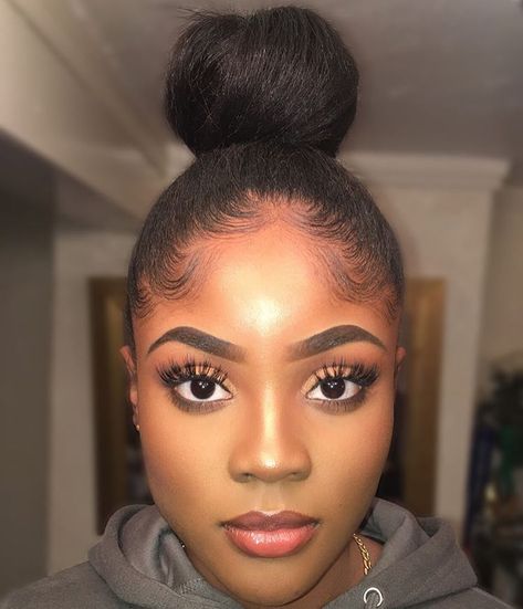 Flawless! Makeup & hair goals! Those edges on fleek! 😍😍😍 #repost #hairinspiration #highbun #edgesonfleek #hairstyle #face #makeupgoals #blackbeauty Gel Bolla, Sleek Makeup, Pelo Afro, High Bun, Brow Powder, Brow Pomade, Girls Makeup, Face Art, Skin Makeup