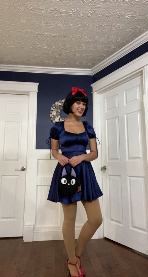 Kiki Costume Studio Ghibli, Kiki's Delivery Service Costume Diy, Kikis Delivery Service Halloween, Kiki’s Delivery Service Halloween Costume, Kiki And Tombo Costume, Kiki’s Delivery Service Costume Ideas, Ghibli Dresscode, Kiki's Delivery Service Halloween Costumes, Studio Ghibli Costume Halloween