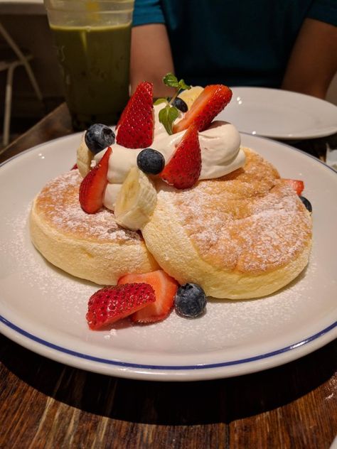 [I ATE] Fluffy Pancakes : food Summer Breakfast, Food Rules, Quick Easy Snacks, Fluffy Pancakes, Food Images, The Hub, Cafe Food, Pretty Food, Food Cravings