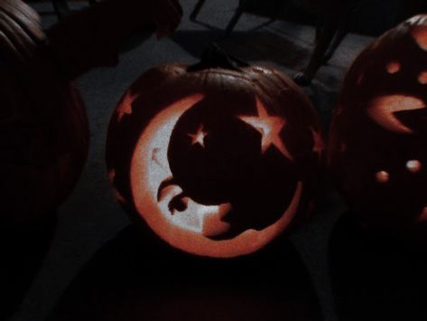 Emo Fall Aesthetic, Whimsigoth Pumpkin, Spooky Autumn Aesthetic, Halloween Grunge Aesthetic, Lauracore Aesthetic, Autumn Grunge Aesthetic, Fall Grunge Aesthetic, 90s Fall Aesthetic, Fall Night Aesthetic