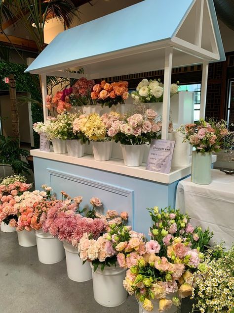 PORTFOLIO — BIA BLOOMS Flower Shop Display, Flower Shop Interiors, Flower Shop Decor, Flower Shop Design, Easter Flower Arrangements, Flower Truck, Coffee Flower, Flower Cart, Flower Bar