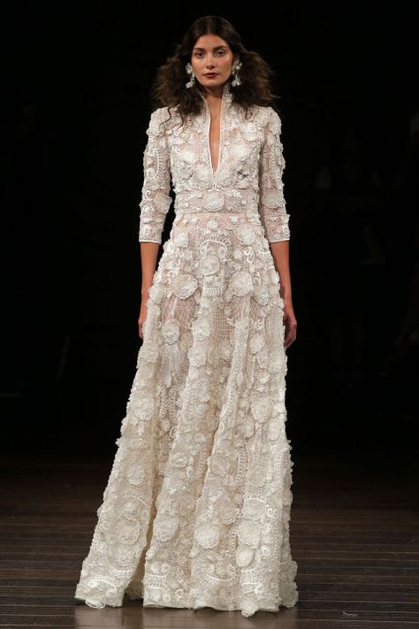 Our top picks for next season's brides-to-be. Bridal Themes, Naeem Khan Bridal, Naeem Khan, Stunning Wedding Dresses, Dress Indian Style, Gorgeous Wedding Dress, Bridal Fashion Week, Fall Wedding Dresses, Best Wedding Dresses