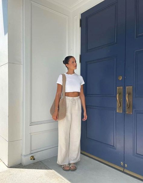 Linen Pants Outfit Ideas, Linen Pants Outfit Summer, White Linen Pants Outfit, Cream Linen Pants, Linen Summer Outfits, Rome Outfits, Thailand Outfit, Pants Outfit Ideas, Linen Pants Outfit