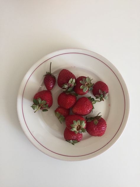 #aesthetic #strawberry #pink #blackpink #red #strawberryshortcake #cute #koreanfood #plate #meal #fruit Aesthetic Strawberry, Types Of Aesthetics, Aesthetic Korean, Strawberry Pink, Korean Food, Strawberry Shortcake, Camera Roll, Strawberries, Rolls