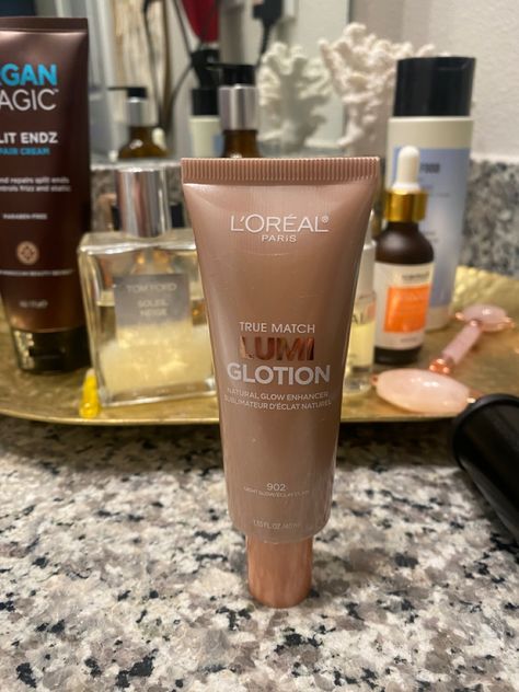 True Match Lumi Glotion, Lumi Glotion, Bronzing Drops, Paris Makeup, Dream Style, Colour Tint, Beauty Room, Tinted Moisturizer, L Oreal