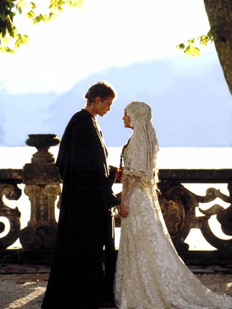 Movie Wedding Dresses, Star Wars Shoes, Star Wars Wedding Theme, Bride Wars, Paris Honeymoon, Kristin Scott Thomas, Anakin And Padme, Star Wars Anakin, Star Wars Wedding