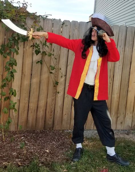 Easy Captain Hook Costume, Diy Captain Hook Costume Men, Caption Hook Costume, Captain Hook Costume Mens, Peter Pan Halloween Costumes, Hook Costume, Diy Costumes Men, Captain Hook Costume, Pan Movie