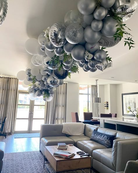 Unisex Party Decorations, Balloon Arch Hanging From Ceiling, Balloon Garland Hanging From Ceiling, Balloon Covered Ceiling, Ballons On The Celling, Balloon Hanging From Ceiling, Upside Down Balloons Ceiling, Balloon Chandelier Diy, Luxury Balloon Decor