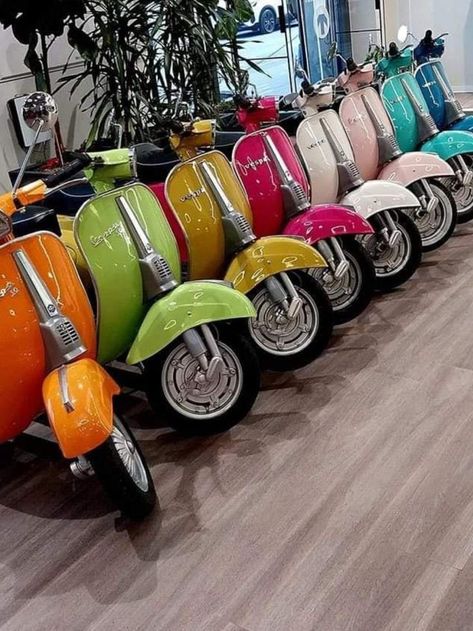 Cute Vespa, Naik Vespa, Vespa Pts, Cute Vehicles, Vespa Models, New Vespa, Italian Scooter, Vespa Retro, Mod Scooter