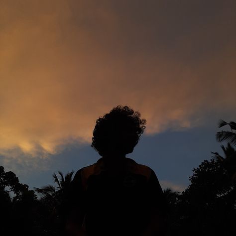 Sunset curly hair picture Profile Picture Instagram Men, Profile Picture Instagram, Curly Hair Pictures, Long Curly Hair Men, Instagram Men, Boys With Curly Hair, Profile Pictures Instagram, Curly Hair Men, Long Curly Hair