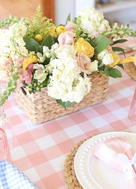 Preppy Easter, Hosting Easter, Floral Spray Paint, Easy Easter Dinner, Grocery Store Flowers, Gingham Party, Easter Flower Arrangements, Bunny Napkins, Easter Centerpiece