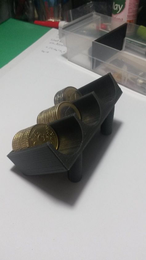 Parametric Euro Coin Holder by Esmarra - Thingiverse Euro Coins, Diy Jewelry Rings, Coin Holder, 3d Printing Diy, Functional Design, 3d Printer, Diy Jewelry, 3d Printing, Jewelry Rings