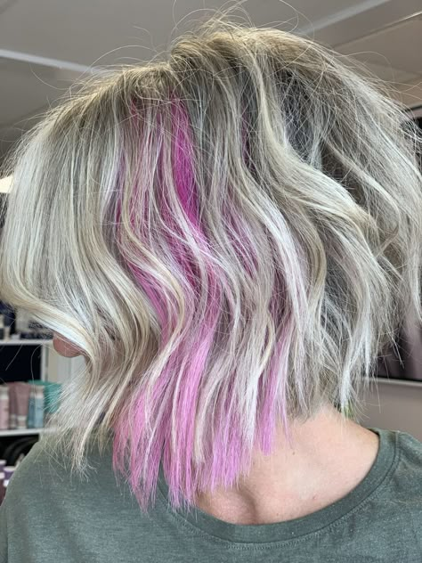 Short Haircut Blonde, Haircut Blonde Hair, Blonde Hair Highlights, Pink Hair Highlights, Women's Haircuts, Color Block Hair, Blonde Hair With Pink Highlights, Pink Blonde Hair, Hair Color Underneath