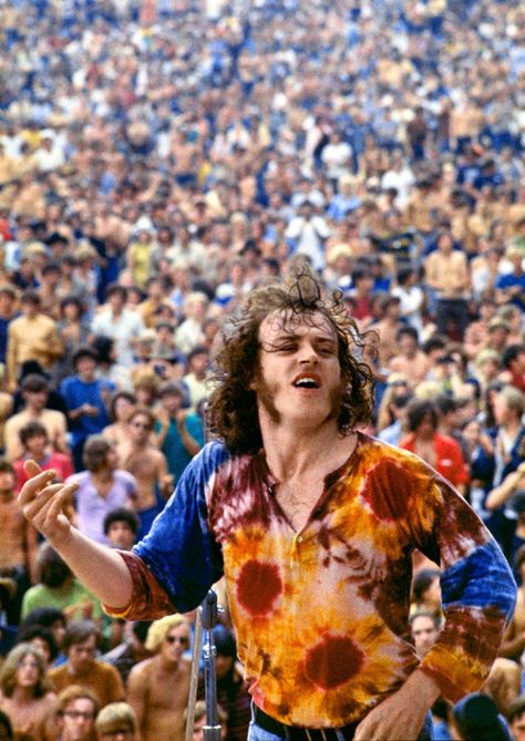 1969 Woodstock, Mundo Hippie, Woodstock Hippies, Woodstock Music, Woodstock 1969, Woodstock Festival, Rare Historical Photos, Joan Baez, Joe Cocker