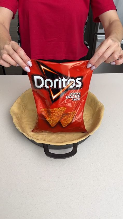 Sylvia Ferreira | Doritos Taco Pie 😍 | Instagram Taco Pot Pie, Doritos Pie, Dorito Taco, Dorito Taco Pie, Dorito Taco Balls, Taco Pie With Doritos, Dorito Taco Pie With Crescent Rolls, Dorito Pie, Mexican Meat Pie