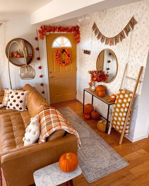 Steffy 🧡 on Instagram: “Last photo of Fall decor before I switch to Holiday 🍂🎃🎄 I loved our entryway so much this year. When do you start to bring out Christmas…” Halloween Living Room Decor, Fall Apartment Decor, Halloween Decorations Apartment, Halloween Living Room, Fall Room Decor, Halloween Bedroom, Fall Living Room Decor, Fall Living Room, Cozy Fall Decor