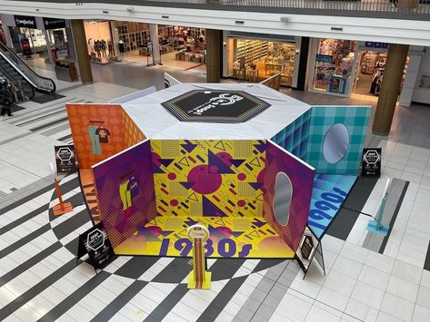 Page Activations (@pageactivations) • Instagram photos and videos Launching Event Ideas, Event Booth Design Ideas, Btl Activation Ideas, Expo Booth Design, Mall Activation, Stage Layout, Instagram Photo Booth, Ring Light Photo, Experiential Marketing Events