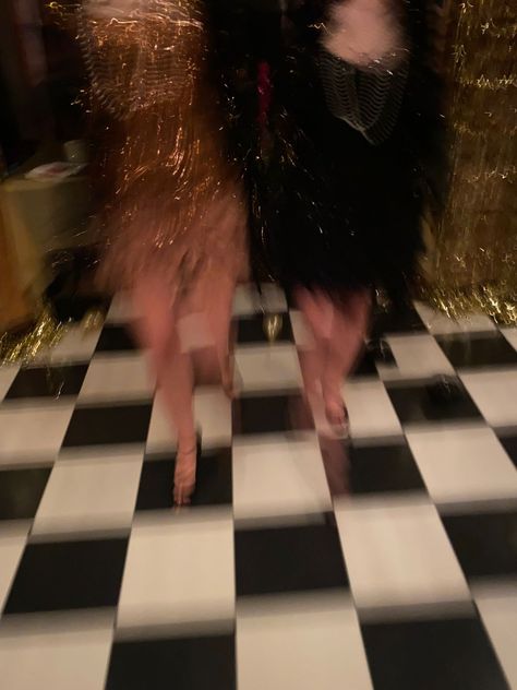 1920s Aesthetic Gatsby Party, 20s Aesthetic Party, Black And Gold Party Aesthetic, 20s Party Aesthetic, Roaring 20s Party Aesthetic, 1920s Party Aesthetic, 1920s Aesthetic Gatsby, 20s Birthday Party Theme, Roaring Twenties Aesthetic