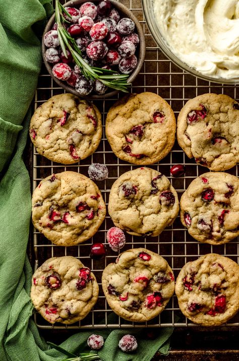 Cranberry Dark Chocolate Cookies, Christmas Cookies Cranberry, Christmas Cranberry Dessert, Cookies With Cranberries, Cranberry Cookie, Cranberry Christmas Cookies, Fresh Cranberry Cookies, Cranberry Recipe, Fresh Cranberry Recipes Baking