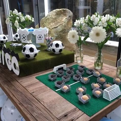 Soccer Baby Showers, Soccer Party Decorations, Sofia Party, Soccer Birthday Parties, Football Theme Party, Football Birthday Party, Soccer Birthday, Mickey Mouse Parties, Christmas Cake Decorations