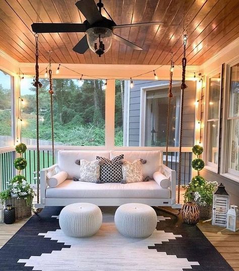 Barndominium Porches, Porch Goals, Swing Bed, Interior Design Per La Casa, Style Cottage, Porch Design, Antique Farmhouse, Living Room Makeover, Style At Home